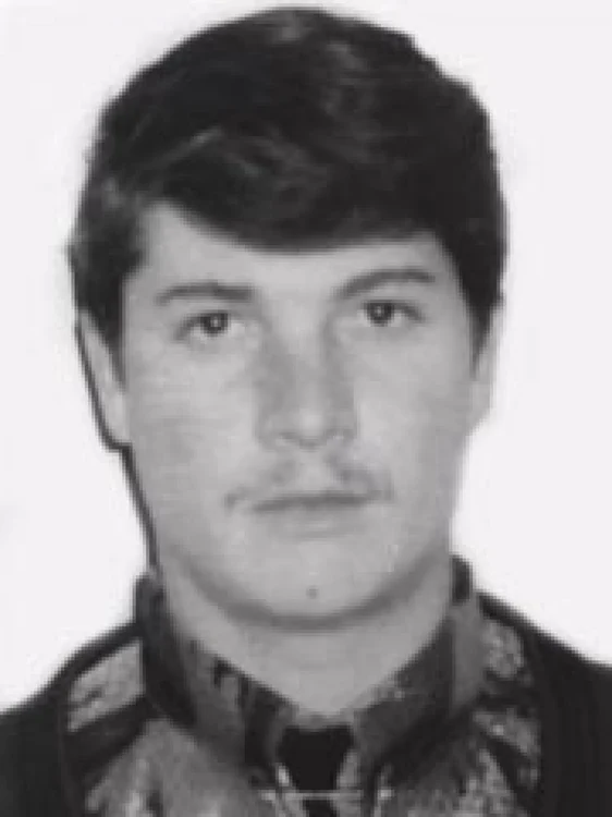 Adrian Ene este braşovean, iar în 1998 a fost condamnat de către Tribunalul Braşov la 17 ani de închisoare cu executare pentru comiterea unei crime pe teritoriul Ungariei.