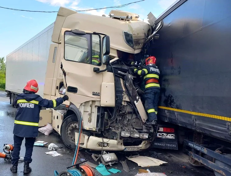 Șoferii de TIR-uri sunt implicați deseori în accidente FOTO arhivă Adevărul