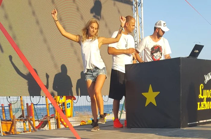 Roxana nu a dansat continuuFoto: Mihai Ionescu