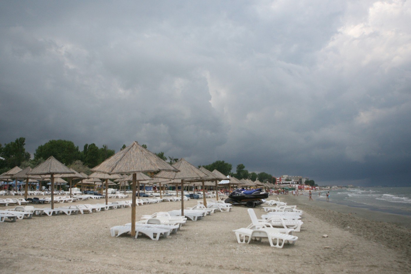 Prognoza meteo sâmbătă, 6 aprilie: Temperaturi în creștere, dar și precipitații. Unde va ploua