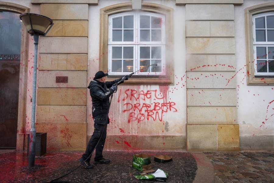  „Israelul ucide copii". Clădirea Ministerului de Externe din Danemarca, vandalizată cu vopsea şi mesaje anti-israeliene