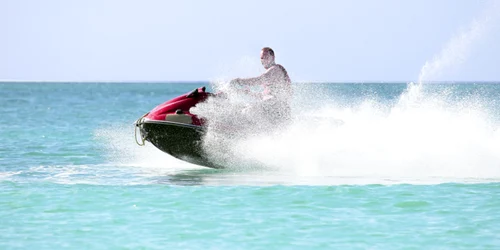skijet Shutterstock jpg