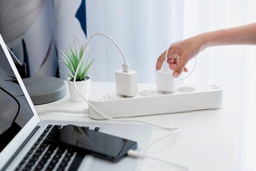 Folosirea corectă a echipamentelor electrice dintr-o gospodărie poate reduce factura la energie cu până la 50%