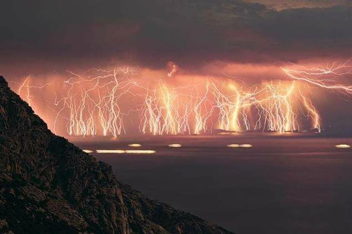 
    Fenomenul meteo se înregistrează în zona lacului Maracaibo din VenezuelaFoto iflscience.com  