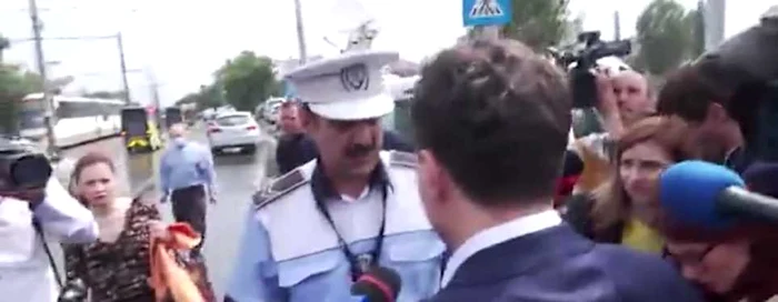 Nicuşor Dan a fost bruiat la conferinaţ de presă de joi dimineaţă