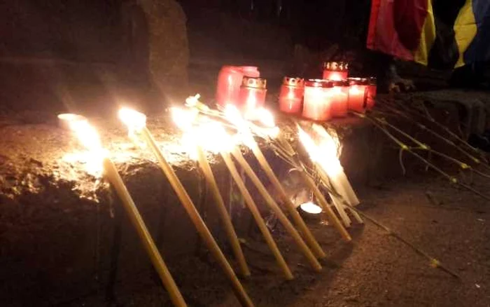 Emoţie în mulţime care l-a condus pe Rele Mihai la Curtea de Argeş: