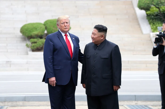 
    Donald Trump și Kim Jong-un s-au întâlnit din nouFoto: Getty  