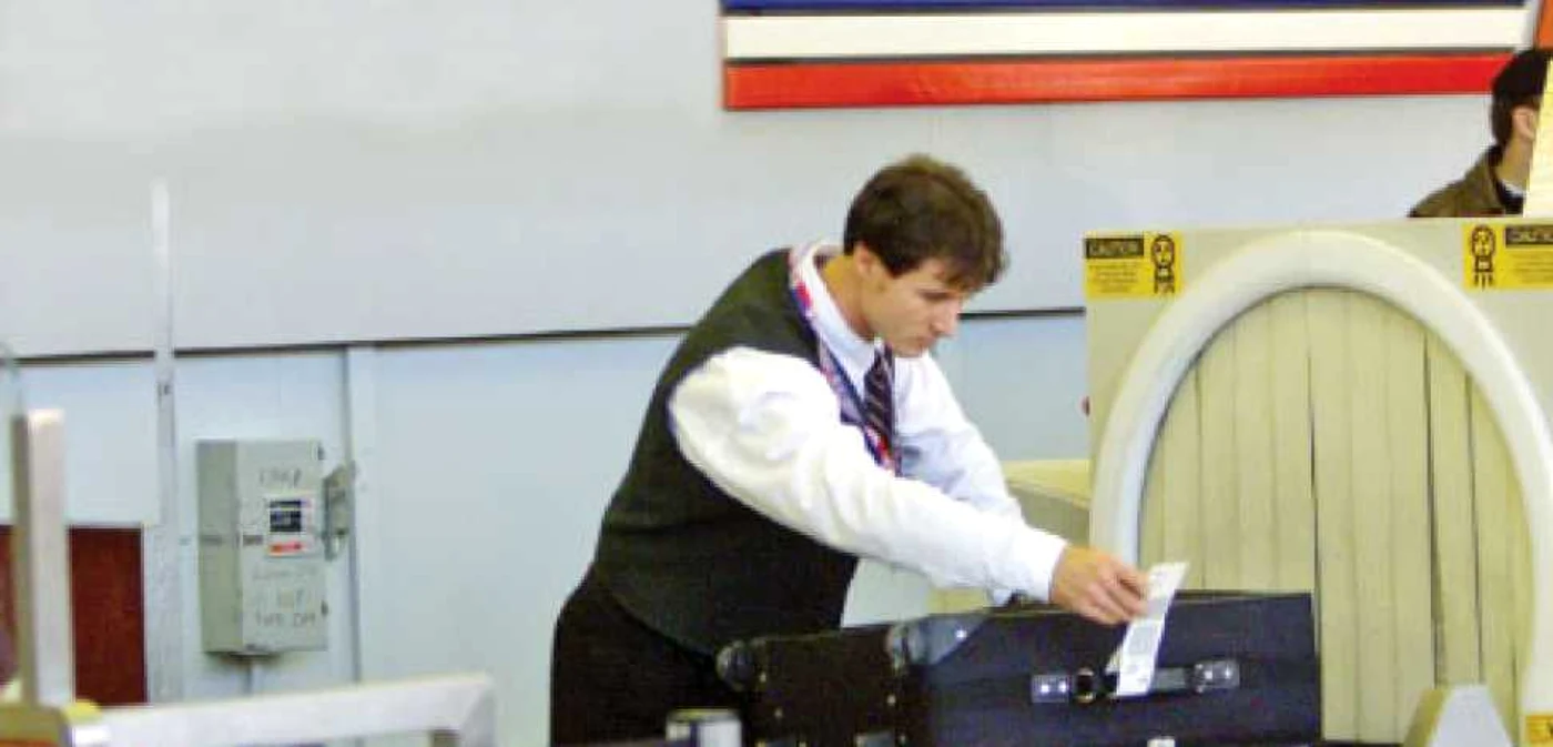 Angajaţii de la check-in au parte de „surprize“  nu doar în bagaje,  ci şi în cazul pasagerilor