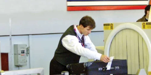 Angajaţii de la check-in au parte de „surprize“  nu doar în bagaje,  ci şi în cazul pasagerilor