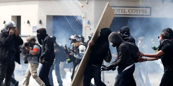 Proteste Paris 1 mai 2019 FOTO EPA-EFE