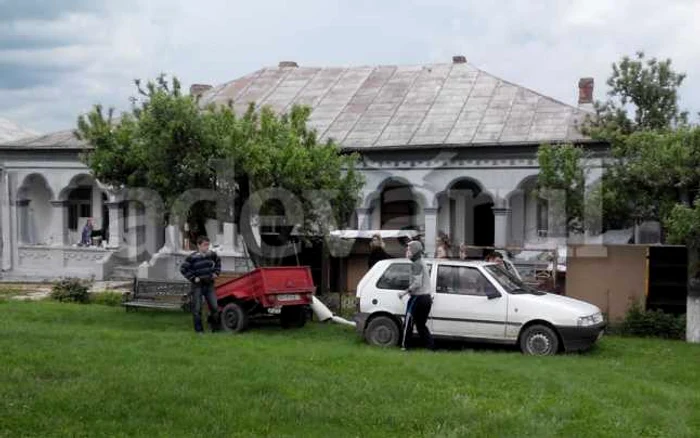 În jumătate dintre chilii nu se mai poate locui