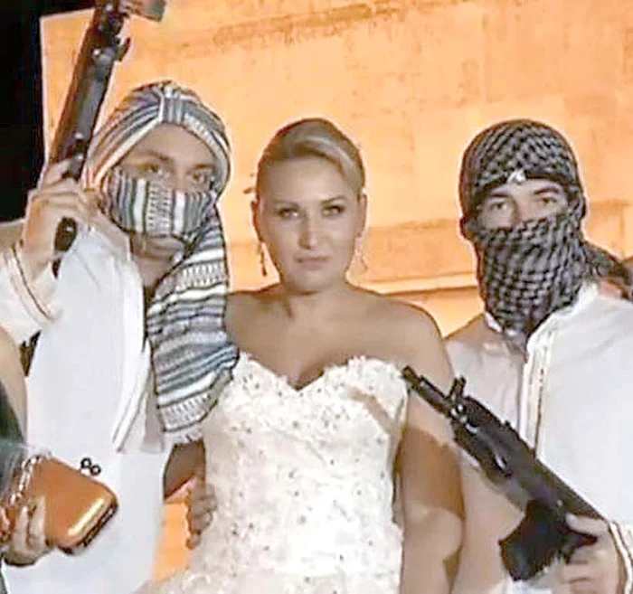 Filmuleţul a făcut vâlvă în ziarele britanice (Fotografii youtube.com)