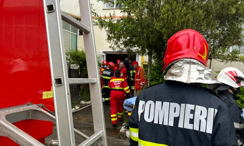 Panică într-un bloc din Sibiu în urma izbucnirii unui incendiu Foto ISU Sibiu jpg
