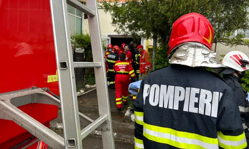 Panică într-un bloc din Sibiu în urma izbucnirii unui incendiu Foto ISU Sibiu jpg