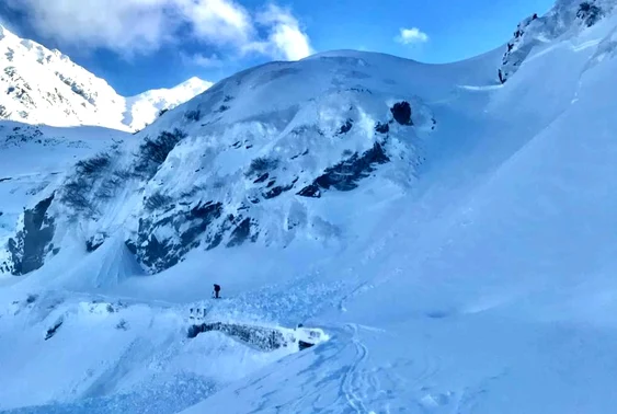 Avalanșă. FOTO: Sebastian Big - Facebook Avalanșe în Carpați