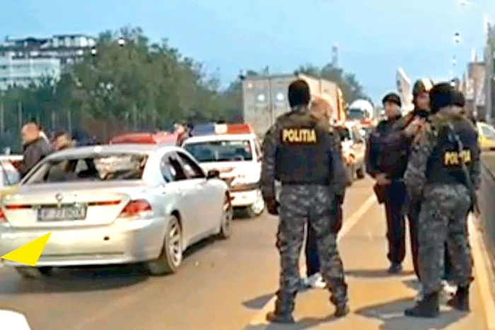 
    În această maşină  au fost găsiţi cei  doi suspecţi (Capturi b1 tv)  