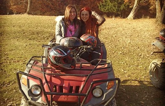 Simona Halep si prietena ei s-au distrat la Poiana BrasovFOTO: Instagram