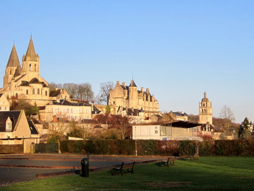 Castelul Loches,  Ținuturile Loarei (sec. XIII)