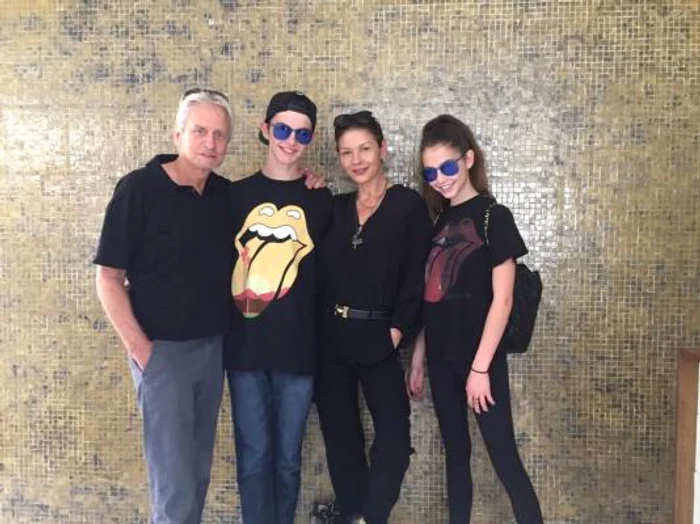 Michael Douglas se teme că cei doi copii îi vor călca pe urme