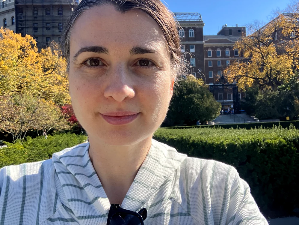 Roxana Geambașu în campusul Universității Columbia. FOTOGRAFII: Arhivă personală R. G.