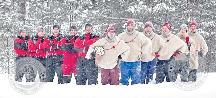
    Jucătorii de la FC Santa Claus, după salvarea  de la retrogradare  