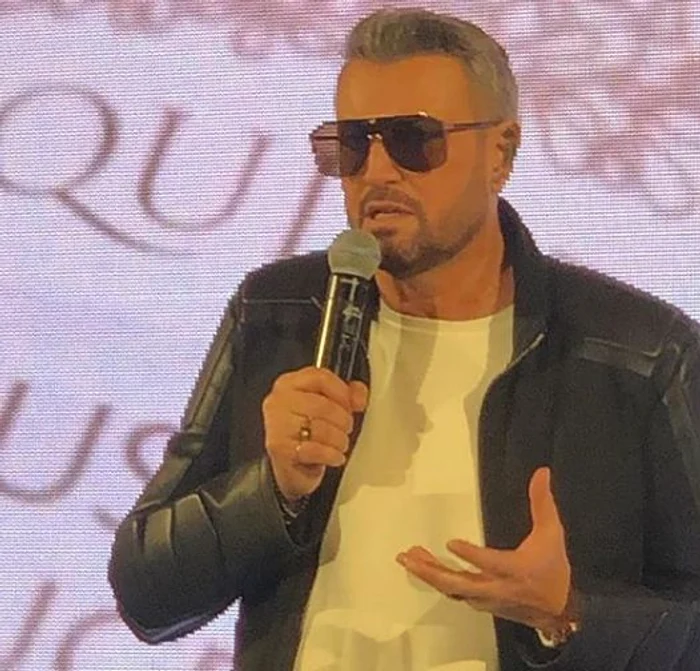 
    Cătălin Botezatu a avut prima prezentare de modă după ce s-a operat la colonFoto: Instagram  