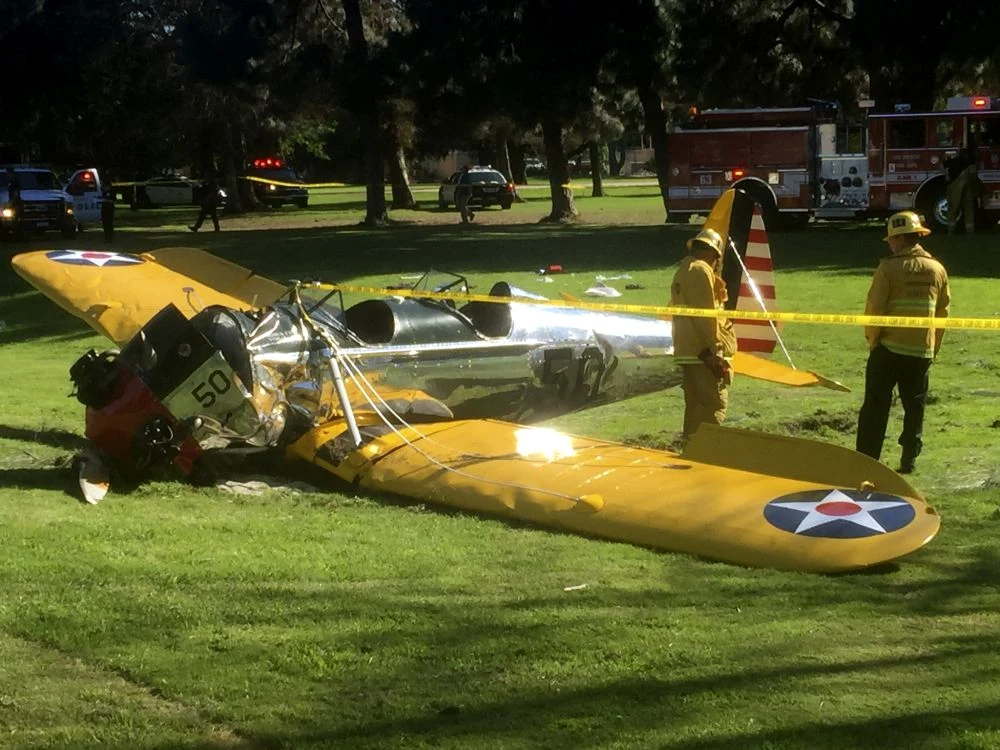 Avionul pe care îl pilota actorul a fost serios avariat