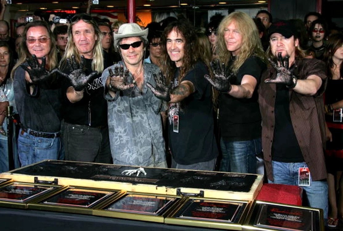 
    Trupa Iron Maiden deține un avion care îi duce la concertele din toată lumeaFoto: Facebook  