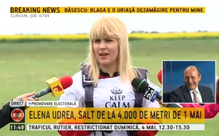 Preşedintele Traian Băsescu, urmărind-o pe Elena Udrea FOTO Captură B1 TV