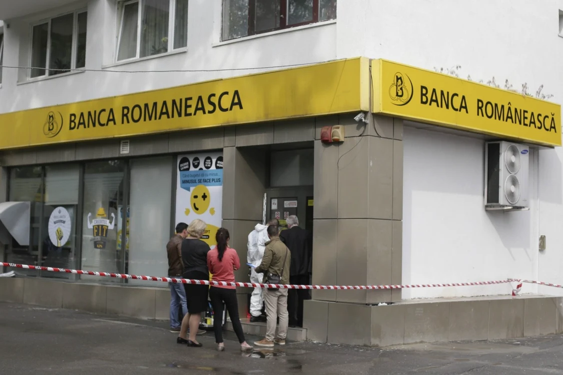 Surse judiciare spune că jaful a avut loc la o sucursală a Băncii Româneşti FOTO Inquam / Octav Ganea