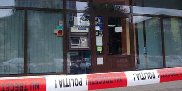 Piteşti: O casă de schimb valutar din Curtea de Argeş a fost spartă azi-noapte