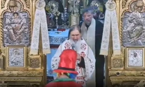Teodosie, intrerupt de un clown captura Youtube png