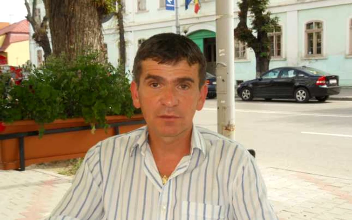 Adrian Varga  vrea să-şi înveţe prietenii, printr-un experiment, cum să investească la bursă FOTO: Bianca Sara