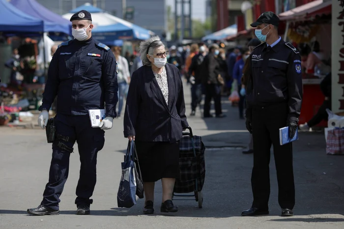 Jandarmii au verificat dacă oamenii respectă regulile impuse prin ordonanţele militare