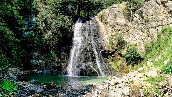 Cascada Buciaș FOTO manastireacasin.ro