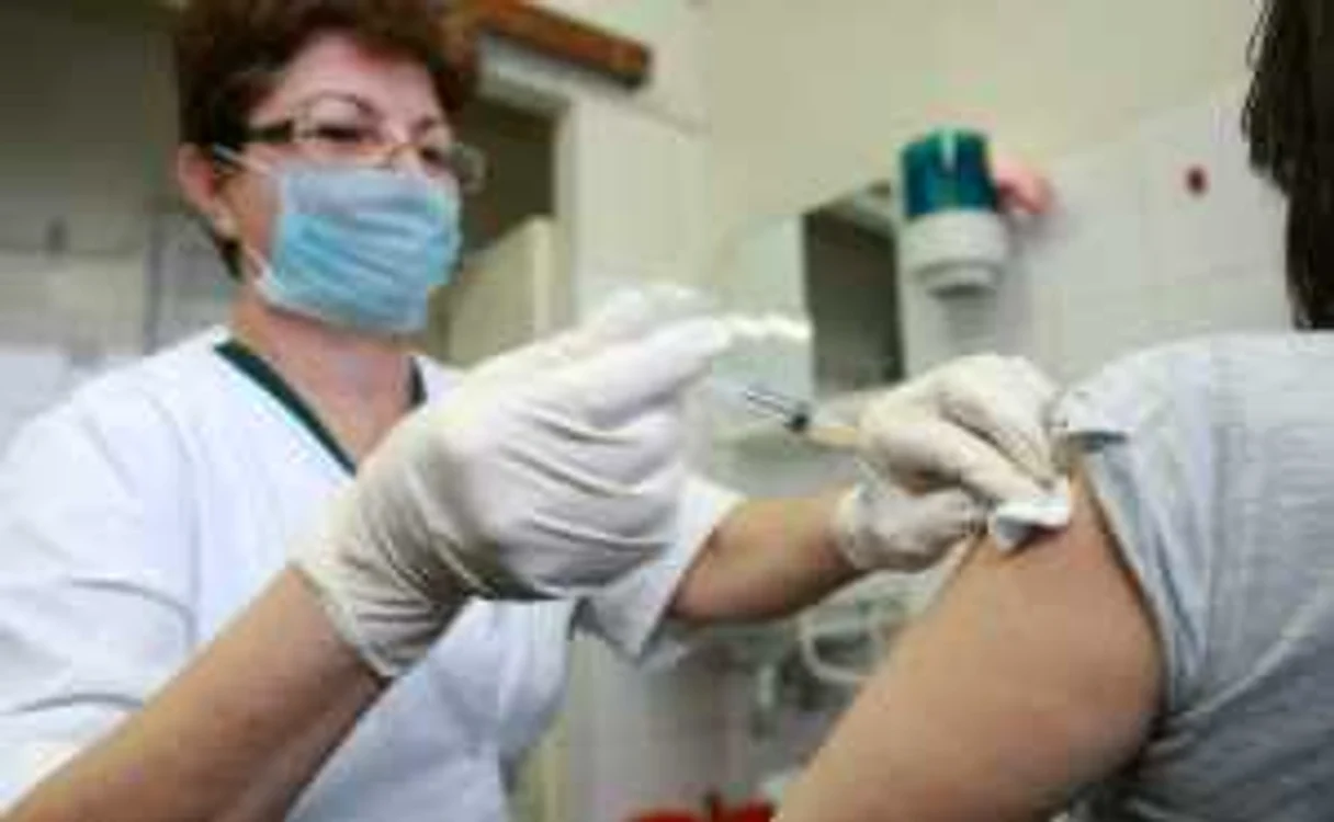 Prima elevă a leşinat la 10 minute după ce şi-a făcut vaccinul