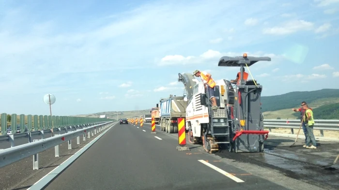 Atenție, șoferi! Traficul va fi restricţionat în următoarele două săptămâni pentru efectuarea de lucrări pe Autostrada SoareluiFOTO: adevarul.ro