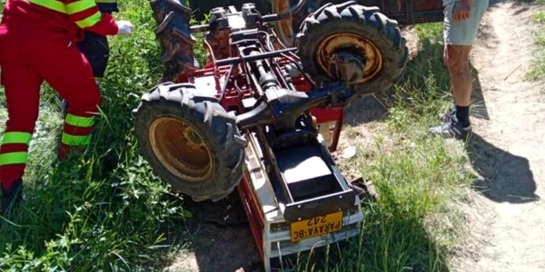 accident tractior FOTO ISU Bacau 1