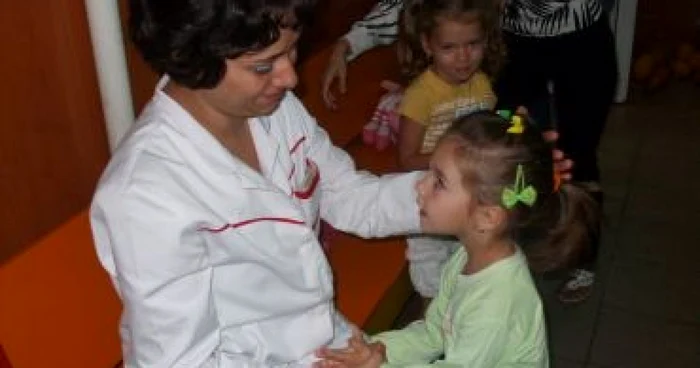 Râmnicu Vâlcea: Copiii instituţionalizaţi, veteranii şi văduvele de război au întâietate să facă vaccinul gratuit