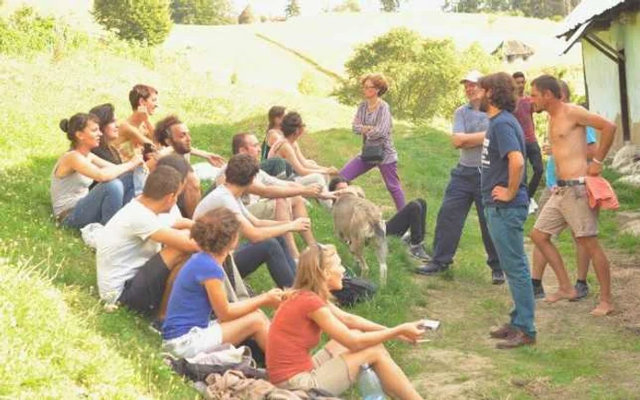 Şcoala de vară de la Telciu îşi propune să creeze punţi între rural şi urban FOTO Vasile Ernu