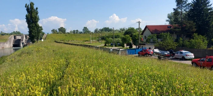 Tânărul a căzut din barcă şi nu a mai fost găsit