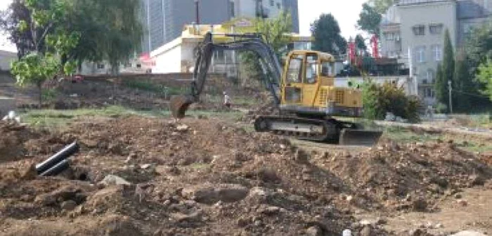 Slatina:Amenajarea spaţiului verde de pe bulevadrul Titulescu