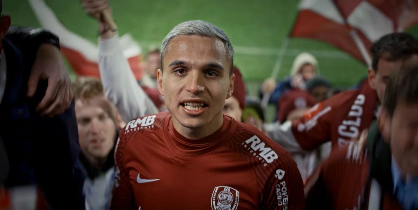 Cristi Manea, în spotul realizat de CFR Cluj, împreună cu suporterii echipei.