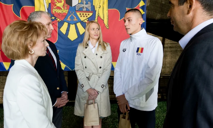 David Popovici si Camelia Potec cu Majestatea Sa Margareta si Principele Radu la Palatul Elisabeta   Daniel Angelescu, Casa Majestatii Sale (1) jpeg