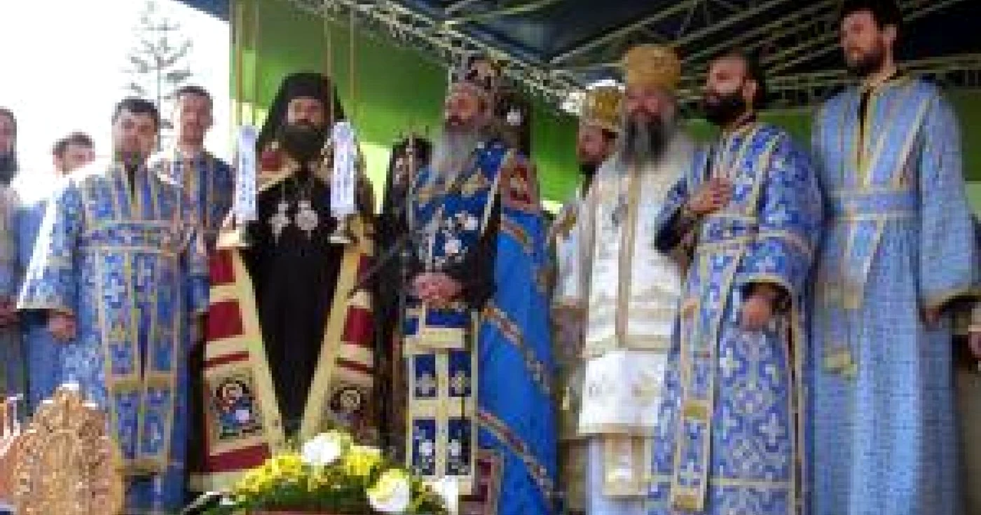 IPS Teofan va oficia slujba religioasă