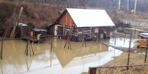 Mai multe gospodării au fost inundate în decembrie