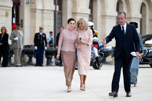 Regina Suthida a Thailandei și Brigitte Macron la Palatul Elysee. FOTO: Profimedia