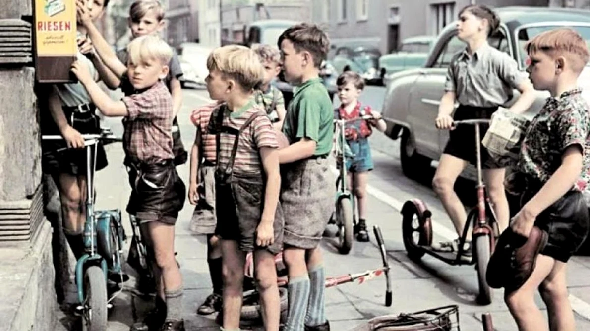 FOTO: Copilăria în Germania după Cel de Al Doilea Război Mondial jpeg
