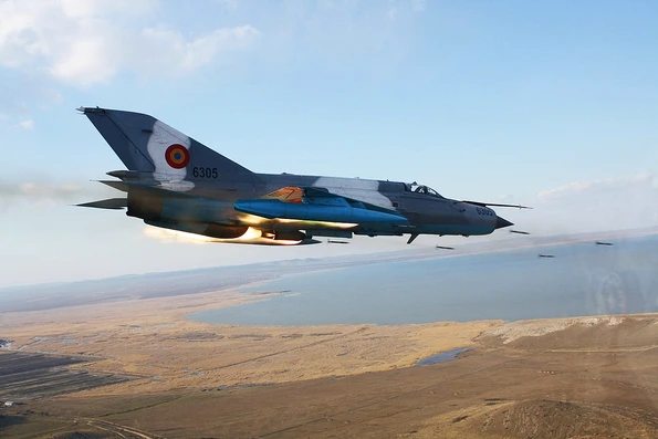 MiG-21 Lancer C, în timpul unui exercițiu (© Mihai Zamfirescu / MAPN)