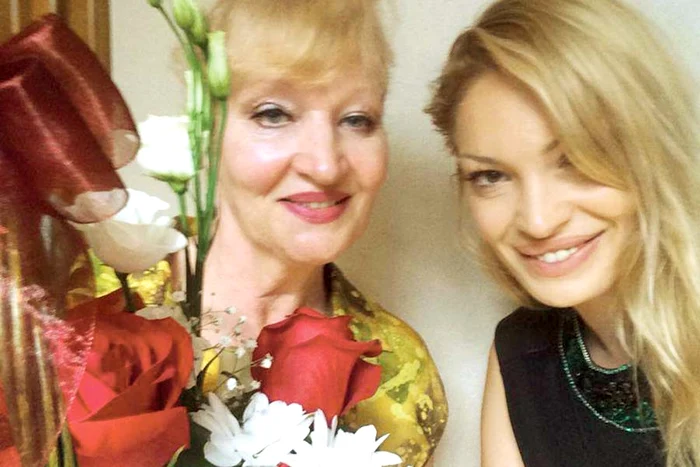 Valentina îşi răsfaţă mama ori de câte ori vine în ţară